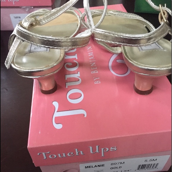 Gold ‘touch ups’ kitten heels - sz 5.5 - Picture 5 of 8